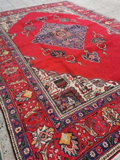 LOCK DOWN BARGAIN - FINE HANDWOVEN CLASSIC PERSIAN CARPET