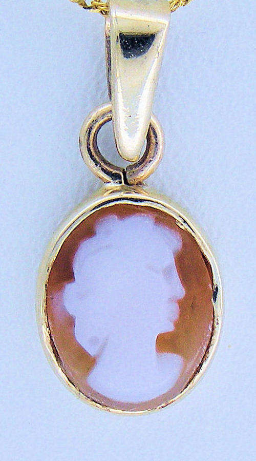 9ct Y/Gold Cameo Pendant - No Reserve!