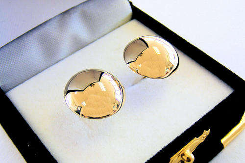 9ct. Yellowgold Dome Earrings - NO RESERVE!!