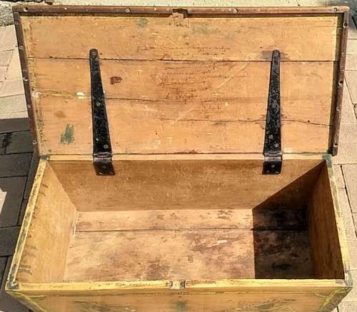 Oorspronklike Geelhout Wakis/ Original Yellow Wood Chest
