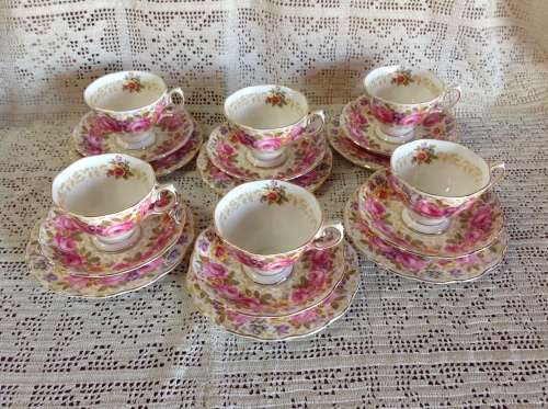 18 Piece Royal Albert Tea Set  Serena