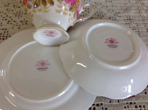 18 Piece Royal Albert Tea Set  Serena