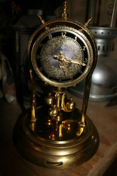 SCHATZ ALL ORIGINAL 400 DAY GERMAN  CLOCK May 1954 Model