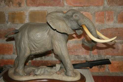 Magnificent 7 Tuskers of Kruger ...Statue of Shawu.