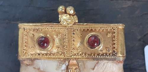 Antique Double Tiger Claws set in solid Gold