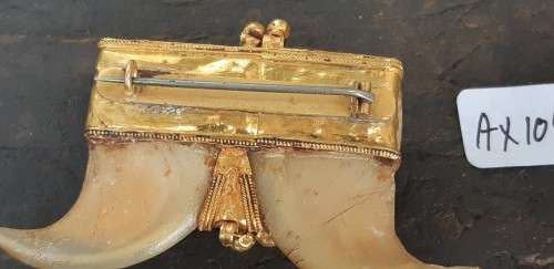 Antique Double Tiger Claws set in solid Gold