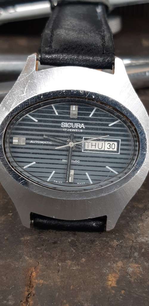 Sicura by Breitling . Working