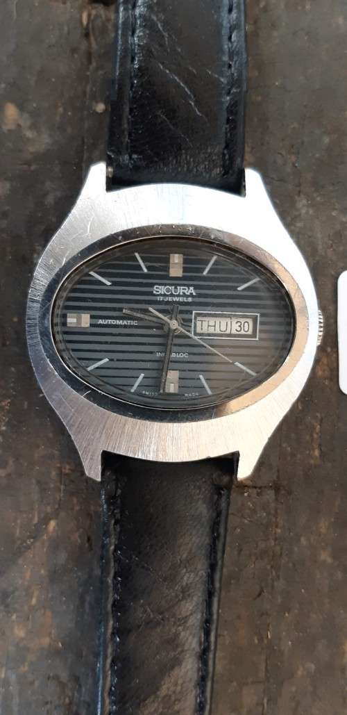 Sicura by Breitling . Working