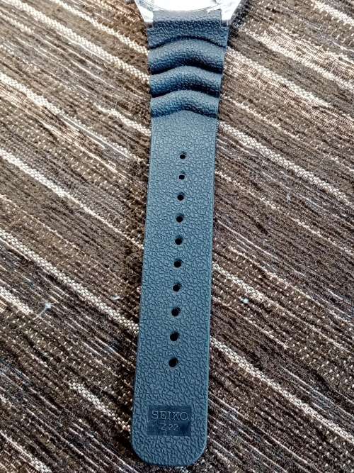 Casio Quartz wrist watch AWM-330 45mm ex crown WORKING