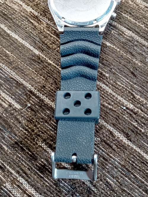 Casio Quartz wrist watch AWM-330 45mm ex crown WORKING