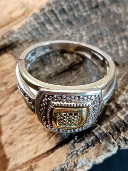 Sterling silver and 9ct gold ring Size L