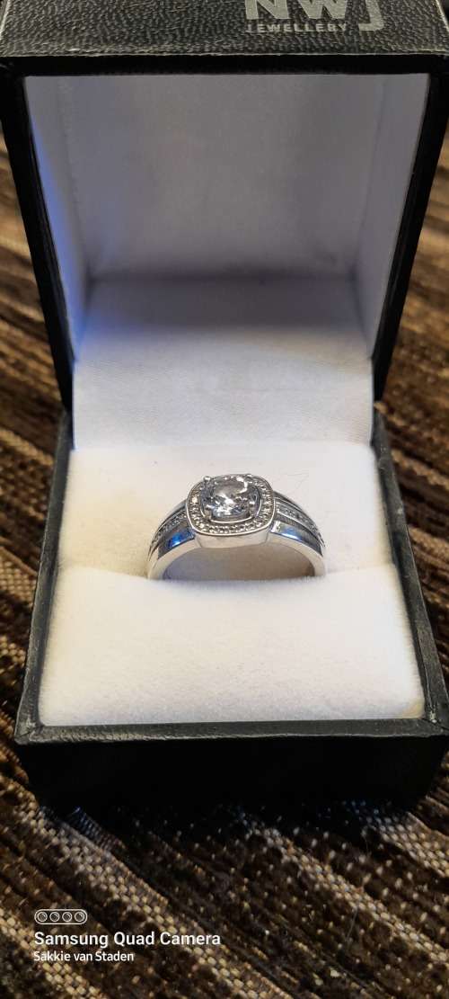 Sterling Silver ladies ring Size P NO BOX!