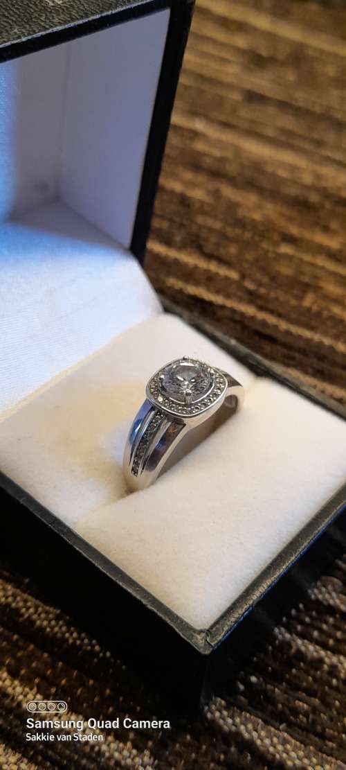Sterling Silver ladies ring Size P NO BOX!