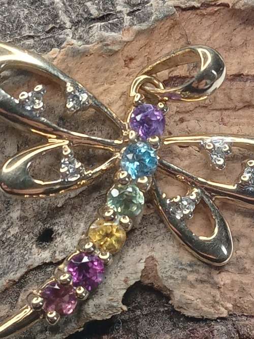 Dragonfly pendant 9ct gold with colored stones , stones are unknown