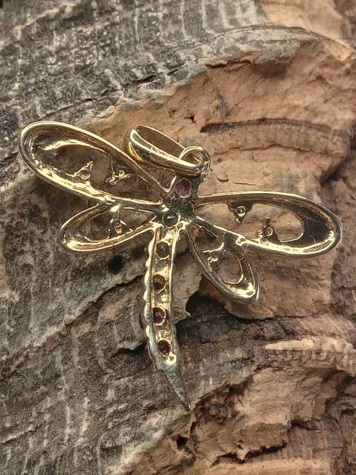 Dragonfly pendant 9ct gold with colored stones , stones are unknown
