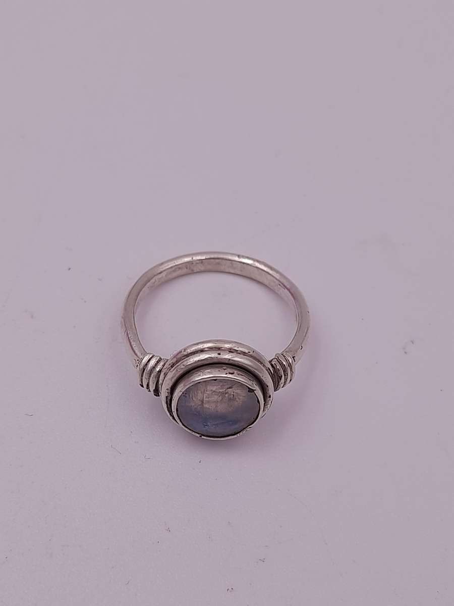 Moonstone ladies ring Size: M NO BOX