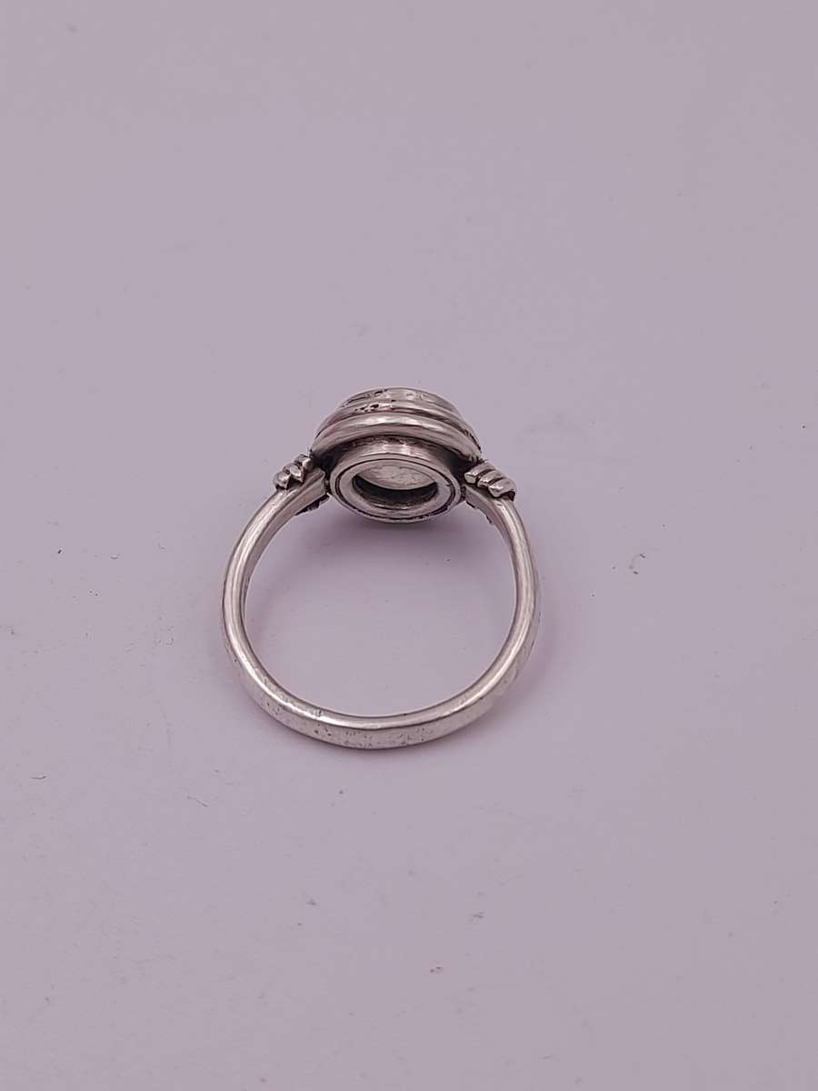 Moonstone ladies ring Size: M NO BOX