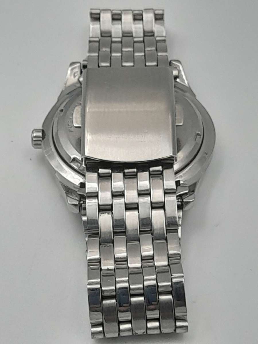 Seiko 37mm ex crown 44mm lug to lug