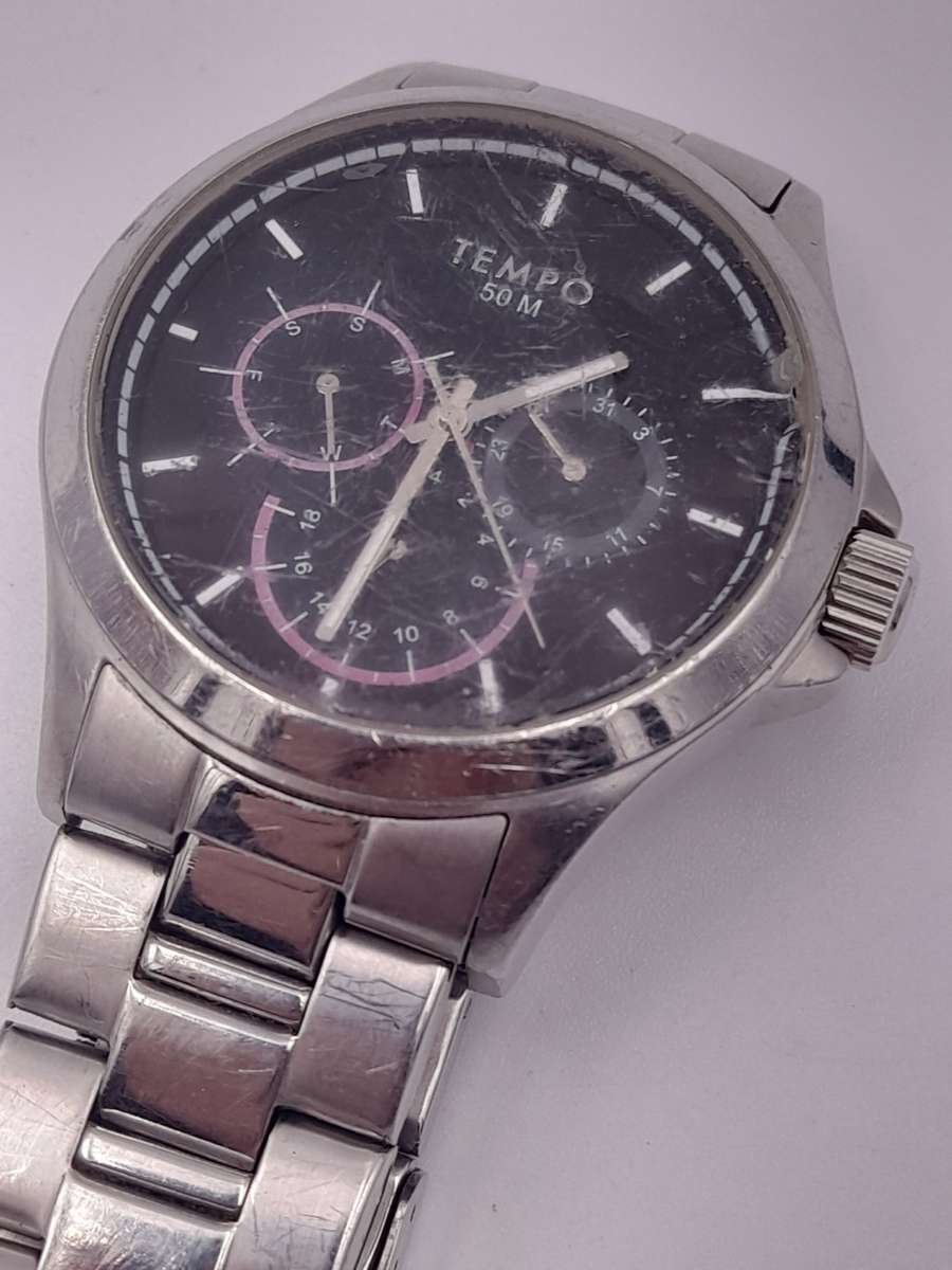 Untested watches for repairs and parts only