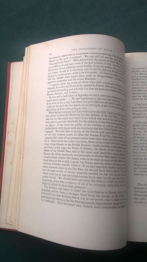 Winston Churchill book set & LP record (The voice of Winston Churchill)