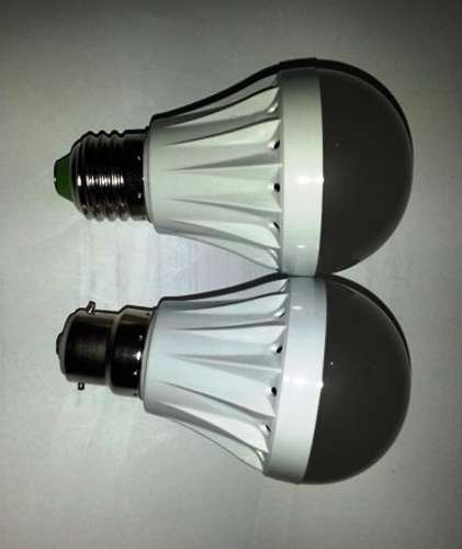 5 Watt Led Bulbs E27 Base Warm White & B22 Cold white
