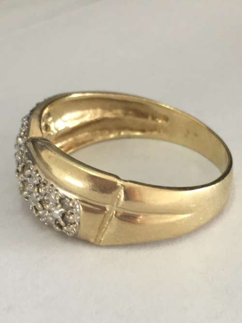 9ct Gold Diamond encrusted ring
