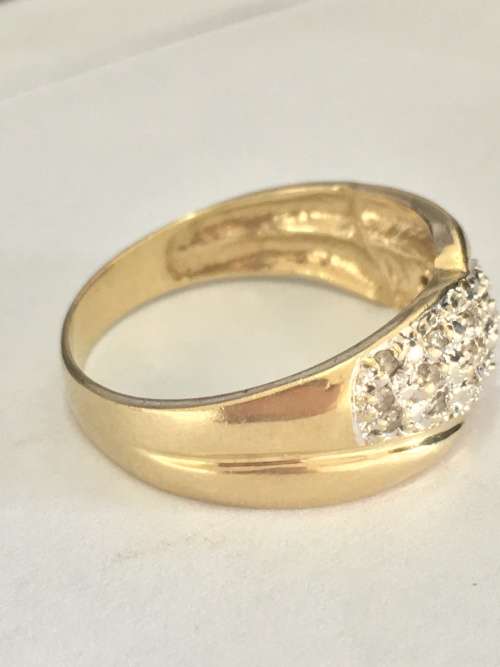 9ct Gold Diamond encrusted ring