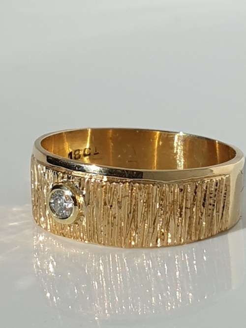 18ct Gold Diamond Ladies Ring - PRE-OWNED