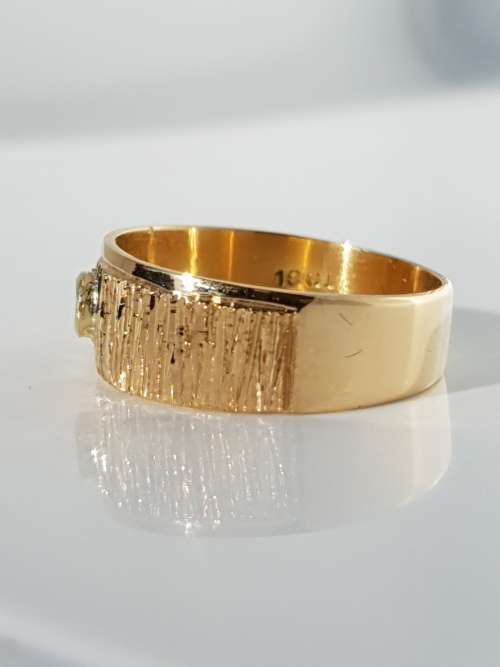 18ct Gold Diamond Ladies Ring - PRE-OWNED