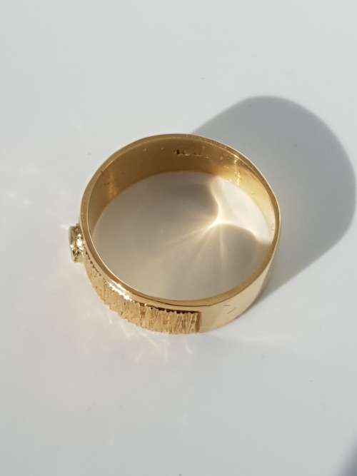 18ct Gold Diamond Ladies Ring - PRE-OWNED