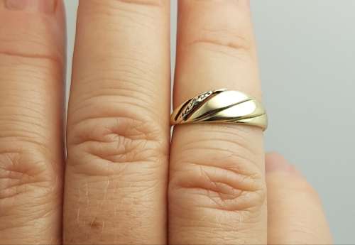 9ct Yellow Gold Ladies Ring - PRE-OWNED