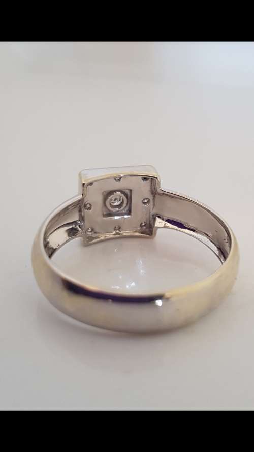 9ct White Gold Diamond Ring - Pre-owned