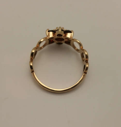 Vintage 9ct Gold Genuine Garnet Ring from UK