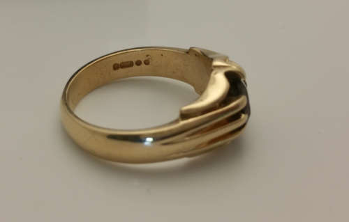 9ct Solid Gold Garnet Ring -1989 Sheffield- Unisex- Pre-owned