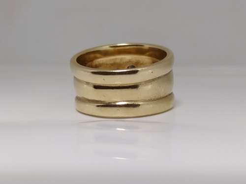 9ct Solid Gold Diamond/Ruby Wedding Band - PRE-OWNED Certificate included