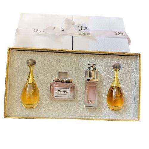 Fragrances for Her Dior Ladies Mini Gift Set 4 30ml PARALLEL IMPORT was sold for 450.00 on 28 Nov at 15 22 by SMARTDEALS SA in Johannesburg ID 571677074