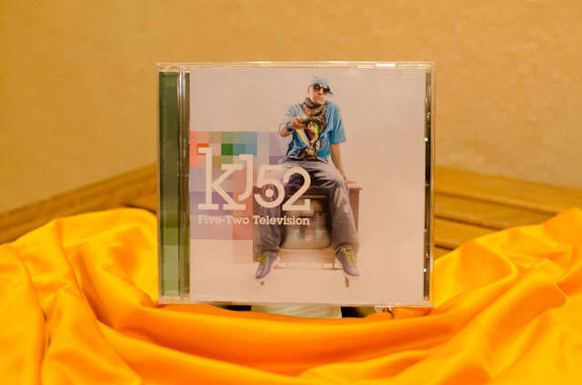 KJ-52- 52 Television