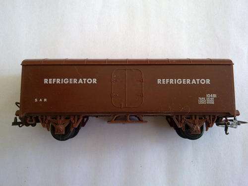 Lima Refrigerator Couch