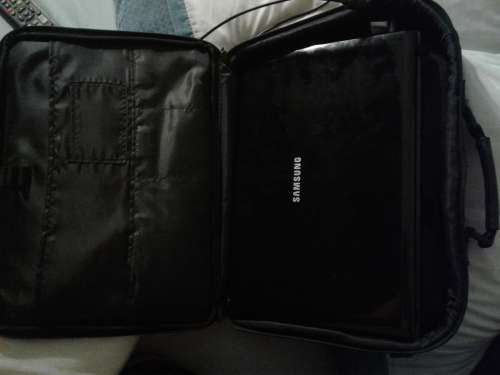 IMMACULATE CONDITION Samsung pentium dual core 2.0GHz  200gb hard drive  3gb memory  cd\dvd rw drive