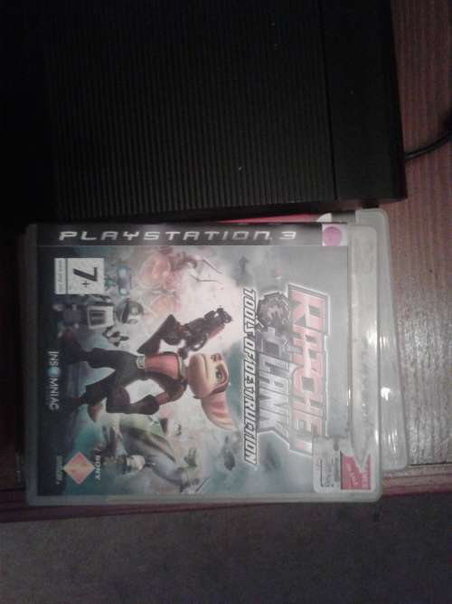 Playstation 3 500gb slim  2 wireless  controllers , 12 games pack and hdmi cable