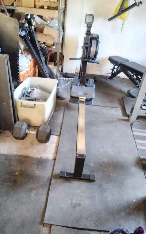 Concept 2 RowErg less than 1 year old, Still under warranty, with water/dust/dirt resistant cover