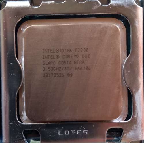 Clean PCB With CPU and CPU Fan Working 100%