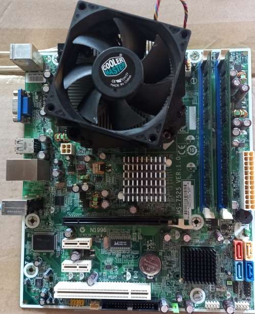 Clean PCB With CPU and CPU Fan Working 100%