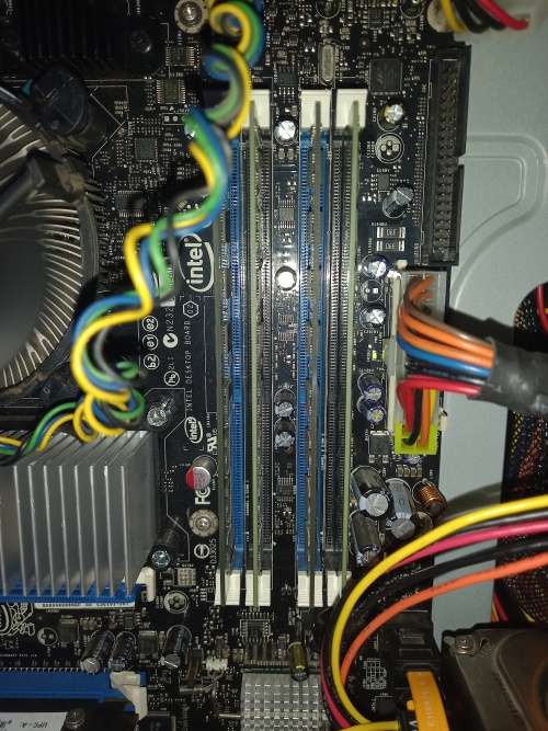 Large Desktop 4CORE CPU, GPU, SSD,  2TB HDD,WIFI, USB 3 Multi Card Reader Module, 500W PSU