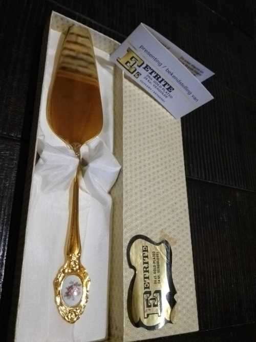 Eetrite 24 Carat Gold Plated Cake Lifter