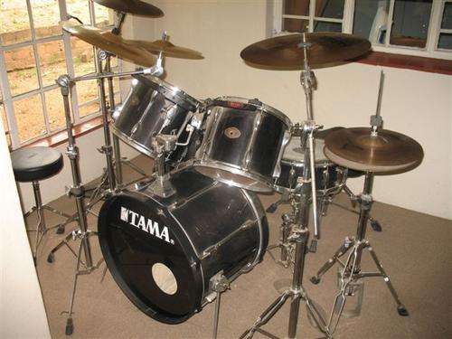 Tama Full drum kit