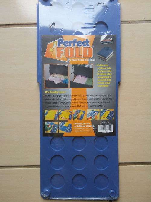 PERFECT FOLD (The Unique Clothing/Clothes/ TShirt Folder/ Folding Mat)