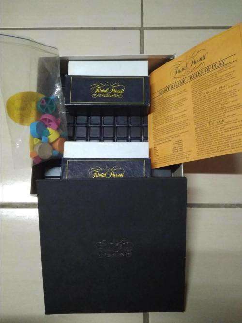 Vintage 1983 Trivial Pursuit Board Game Genus edition