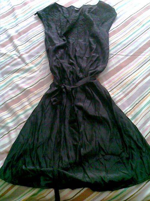 Black viscose belted dress with embroidered\applique detail round neck (SS)