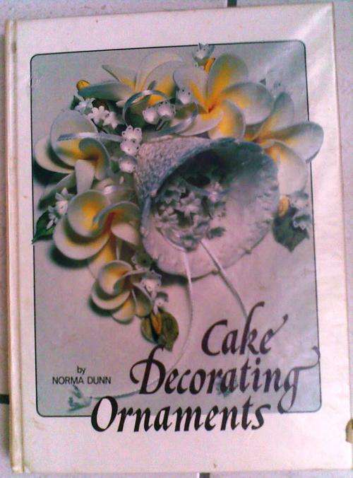 Cake Decorating Ornaments by Norma Dunn